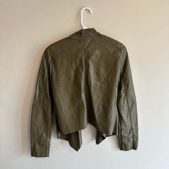 Blazer - Picture 3 of 3